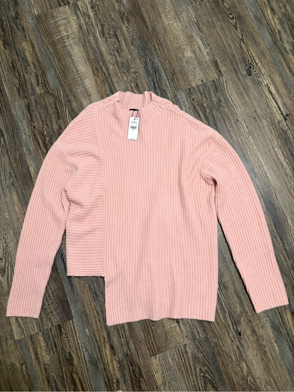 Express Women’s Sweater $60.00 Size Medium New WithTags Never Worn